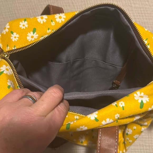 Maika Commuter Tote and mini pouch - Picture 6 of 9